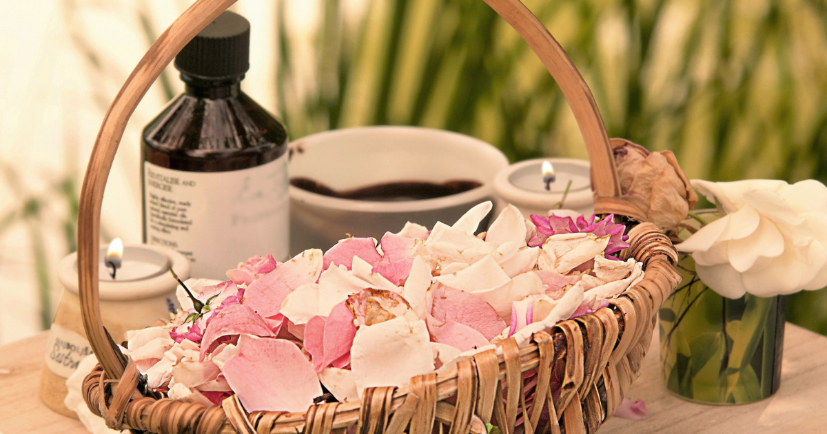 アルコールを使わないアロマ化粧水作り。